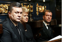 Президента леха качиньского и его жену марию похоронили в краковском замке вавель