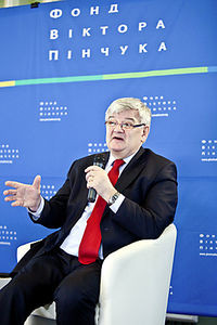 Йошка фишер: «европа является партнером украины в модернизации и экономики, и общества»