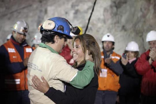 В Чили триумфом завершилась уникальная операция по спасению горняков