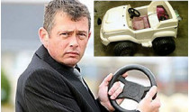 Британца на три года лишили водительских прав за езду в пьяном виде на детском электромобиле