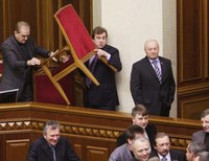 Литвин не против, чтобы депутаты и дальше били друг друга стульями по голове