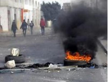 В столицу Туниса из-за массовых беспорядков ввели войска