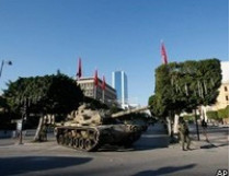 В Тунисе введен комендантский час после попытки государственного переворота, второго за последний месяц 