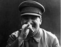 Прокуратура будет добиваться ареста семерых «тризубовцев», обвиняемых в нападении с пилой на памятник Сталину в Запорожье