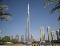 В самый высокий в мире ресторан, находящийся на 122-м этаже Дубайского небоскреба, можно попасть на скором лифте всего за 57 секунд