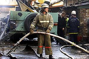 Из-за сильнейшего пожара, вспыхнувшего вчера на киевском заводе «киевприбор», погибли двое рабочих