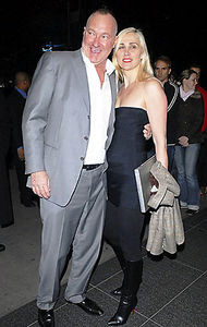 Голливудскую звезду рэнди куэйда и его жену эви арестовали за отказ заплатить 10 тысяч долларов по счету в мотеле