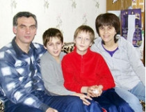Семья из Харькова, где уже есть больной сахарным диабетом ребенок, усыновила 14-летнего подростка с таким же диагнозом