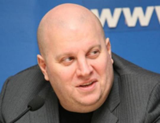 Дерегулятор блогосферы Михаил Бродский разносит слухи о том, что депутат Арьев сам отдал дубликат своей карточки перед голосованием