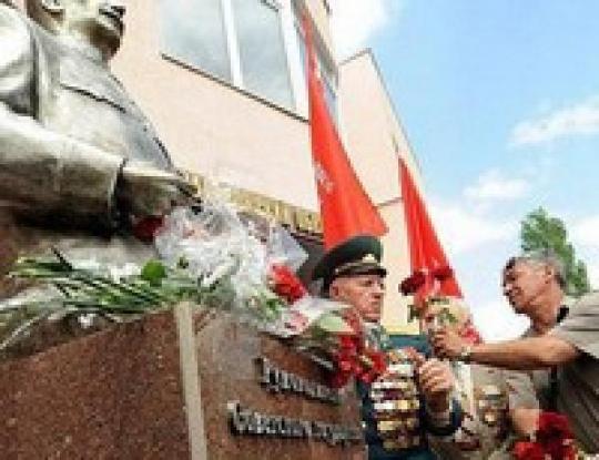Блогер взял на себя ответственность за подрыв памятника Сталину в Запорожье