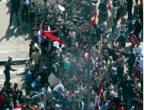 В Каире сторонники Мубарака объявили иностранные СМИ шпионами и начали охотиться на журналистов 