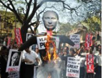 Индийские комсомольцы сожгли чучело Путина