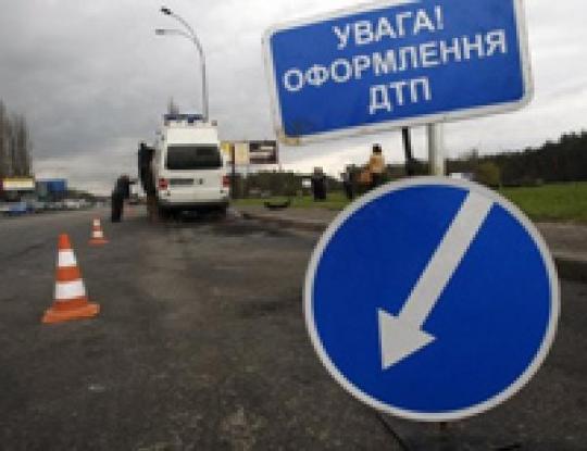 В Николаеве пьяный водитеть «Форда», скрываясь от патруля ГАИ врезался в прицеп и погиб на месте 