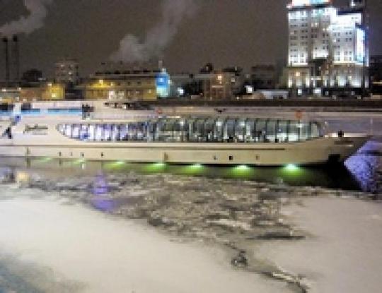 «Наши гости обожают путешествовать По Москве-реке на&#133; яхтах-ледоколах»
