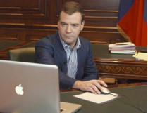 Дмитрий Медведев в прошлом году так отжигал в сети, что даже победил в конкурсе «Блог Рунета–2010»