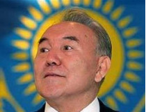 Казахский депутат Нехорошев зафиксировал «нур-сияние» исходящее от Назарбаева и освещающее всю его страну