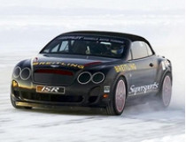 Финский гонщик установил новый мировой рекорд скорости, разогнав автомобиль на льду(!) до 330 км/ч