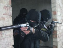 В Харьковской области бойцы спецподразделения СБУ «Альфа» со стрельбой задержали на границе гаишников–контрабандистов