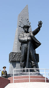 Памятник шахтерам, защищавшим одессу, открыли под канонаду реконструированного боя