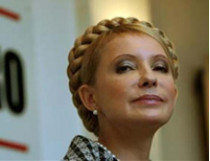 Тимошенко верит, что когда-то начнут дарить улыбки и цветы женщинам каждый день 