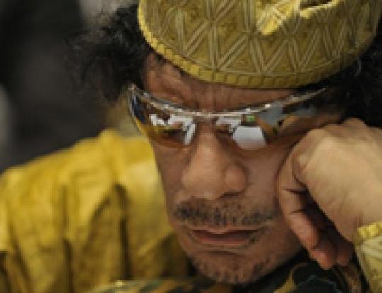 Каддафи согласен раскошелиться на полмиллиона динаров за голову лидера ливийской оппозиции