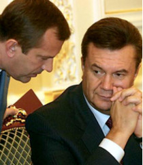 Виктор Янукович — правительству: бензин держать, муку давать!