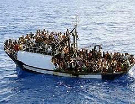 лодка с мигрантами 