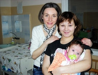 Настя Реброва со своим трехмесячным ребенком