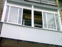 окно на балконе