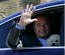 Жак Ширак с собачкой 
