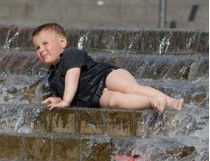 мальчик в киевском фонтане