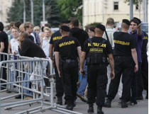 милиция против протестующих в Белоруссии