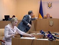 Тимошенко с адвокатом в суде