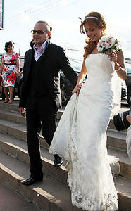 42-летний владимир пресняков и 28-летняя наталья подольская сыграли пышную свадьбу