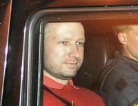 Андерс Брейвик в полицейской машине