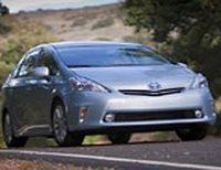 Новый автомобиль Toyota Prius может заряжаться от домашней сети
