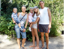 Елена Судсидка и ее семья