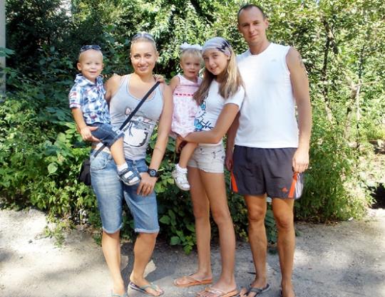 Елена Судсидка и ее семья