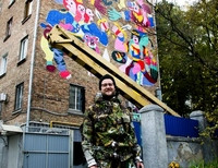 Французский художник разрисовал дом по улице Урицкого (фото)