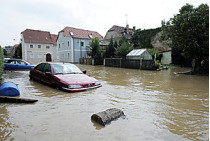 Центральная европа страдает от второго за это лето масштабного наводнения: в результате проливных дождей реки в германии, чехии, польше, литве вышли из берегов