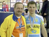 велогонщик-паралимпиец Егор Дементьев с отцом