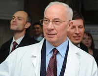 Азаров стал «светилом» украинской кардиохирургии