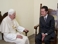 Папа Римский и Паоло Габриэле