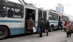 Киевская горгосадминистрация согласилась снизить с 23 января тарифы на проезд в метро на 30 копеек, а в наземном транспорте&nbsp;— на 50 копеек
