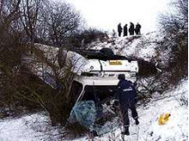 Только чудом не погиб никто из 18 пассажиров рейсового автобуса, упавшего с шестиметрового склона в крыму