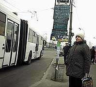 Понизив тарифы на проезд в столичном транспорте на 30-50 копеек, киевская власть увеличила стоимость годовых проездных в 2,5 раза