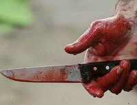 рука нож кровь