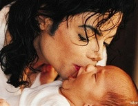 Майкл Джексон не является биологическим отцом своих детей Принца и Париж 