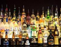 После отравления киевлянина поддельным алкоголем оперативники изъяли из магазина, где был куплен суррогат, четыре тысячи бутылок элитного спиртного