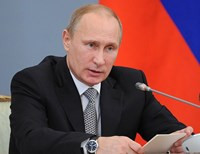 Путин говорит, что Россия совсем не агрессивная по отношению к Украине